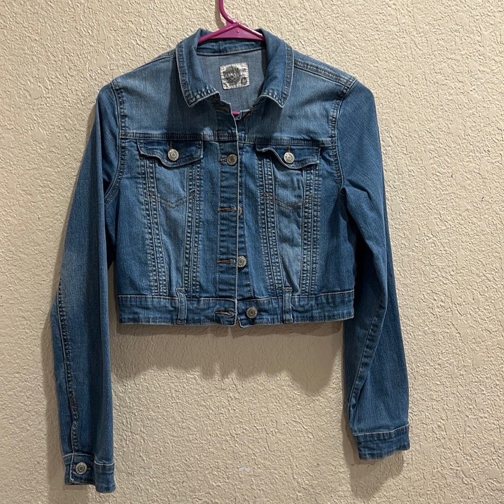 Vintage Woman’s cropped jean jacket